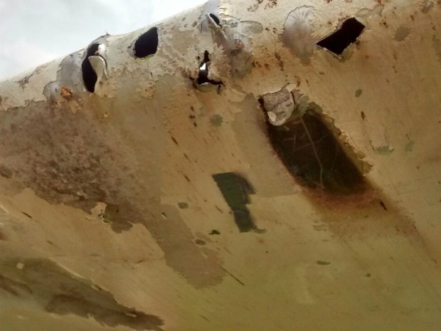[Brasil] Avião com várias marcas de tiros é encontrado em aeroporto do Paraná Aviao_encontrado_em_paranavai_-_asas_certo