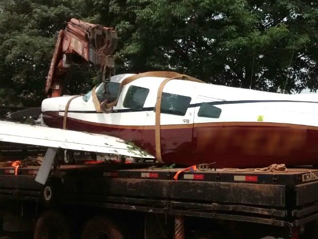 [Brasil] Avião com várias marcas de tiros é encontrado em aeroporto do Paraná Aviao_encontrado_em_paranavai_5_-_certo