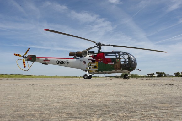 [Portugal] Força Aérea Portuguesa comemorou 50 anos de operação do Alouette III Alouette-III-50-anos-na-FAP-foto-3-Força-Aérea-Portuguesa-580x385